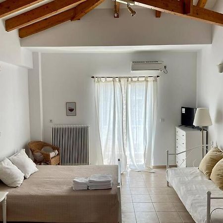 Studio Stay White Room Καλαμάτα Εξωτερικό φωτογραφία